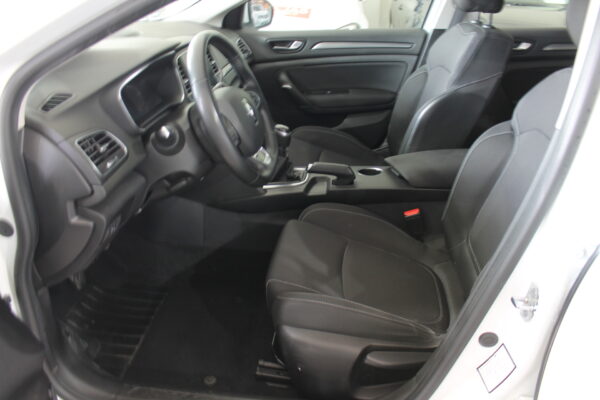Renault Megane 1.5 DCI 115cv Business 5p. 2021 - Imagen 12