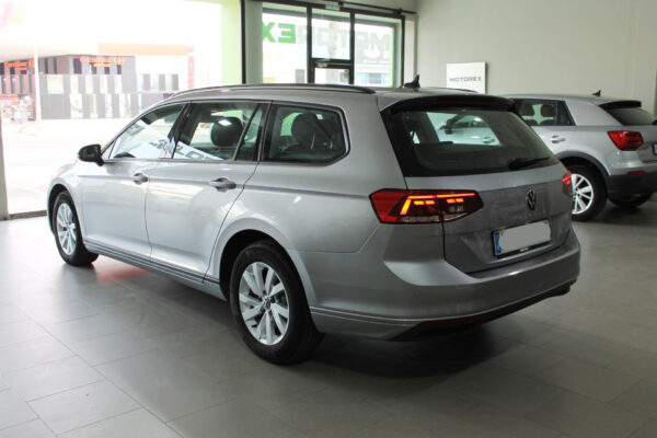 Volkswagen Passat Variant 2.0 TDI 150cv Business 2020 - Imagen 4