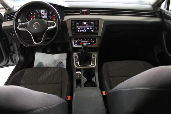 Volkswagen Passat Variant 2.0 TDI 150cv Business 2020 - Imagen 13