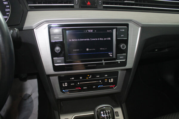 Volkswagen Passat Variant 2.0 TDI 150cv Business 2020 - Imagen 19