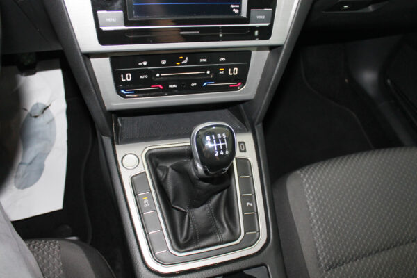 Volkswagen Passat Variant 2.0 TDI 150cv Business 2020 - Imagen 20