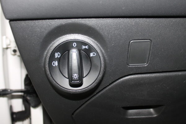 Seat León 1.6 TDI 115cv Reference 5p. 2019 - Imagen 16