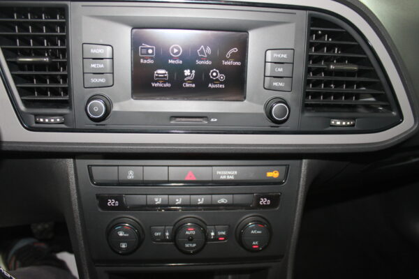 Seat León 1.6 TDI 115cv Reference 5p. 2019 - Imagen 18