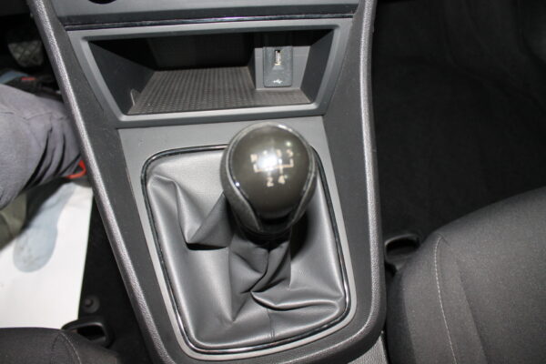 Seat León 1.6 TDI 115cv Reference 5p. 2019 - Imagen 19