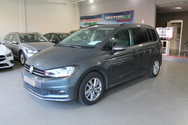 Volkswagen Touran 2.0 TDI 122cv Business 7plazas 5p. 2021 - Imagen 2