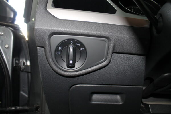 Volkswagen Touran 2.0 TDI 122cv Business 7plazas 5p. 2021 - Imagen 17
