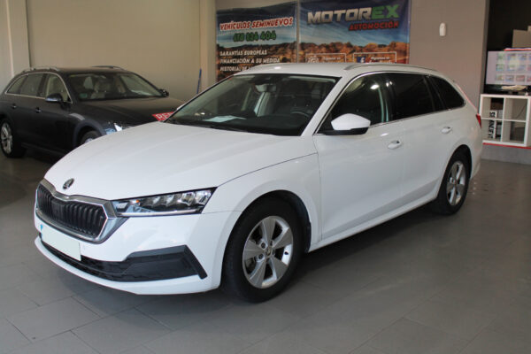 Skoda Octavia Combi 2.0 TDI 150cv Auto. Ambition 2021 - Imagen 2