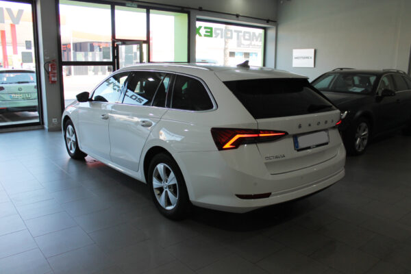 Skoda Octavia Combi 2.0 TDI 150cv Auto. Ambition 2021 - Imagen 4