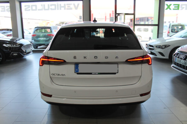 Skoda Octavia Combi 2.0 TDI 150cv Auto. Ambition 2021 - Imagen 5