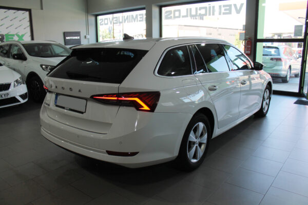 Skoda Octavia Combi 2.0 TDI 150cv Auto. Ambition 2021 - Imagen 6
