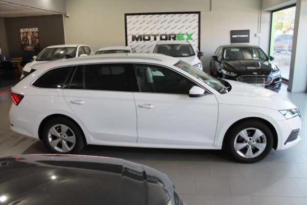 Skoda Octavia Combi 2.0 TDI 150cv Auto. Ambition 2021 - Imagen 7