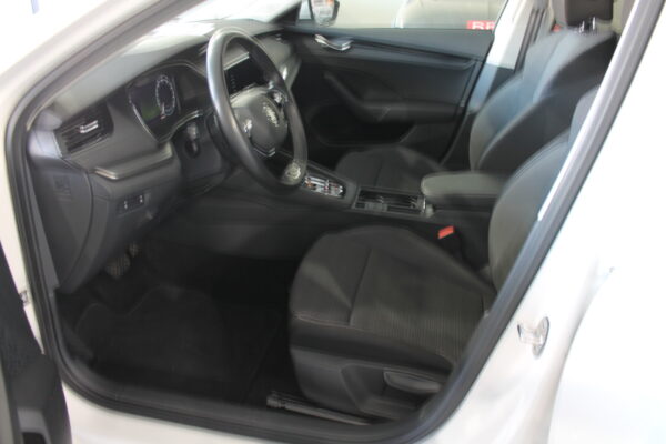 Skoda Octavia Combi 2.0 TDI 150cv Auto. Ambition 2021 - Imagen 12