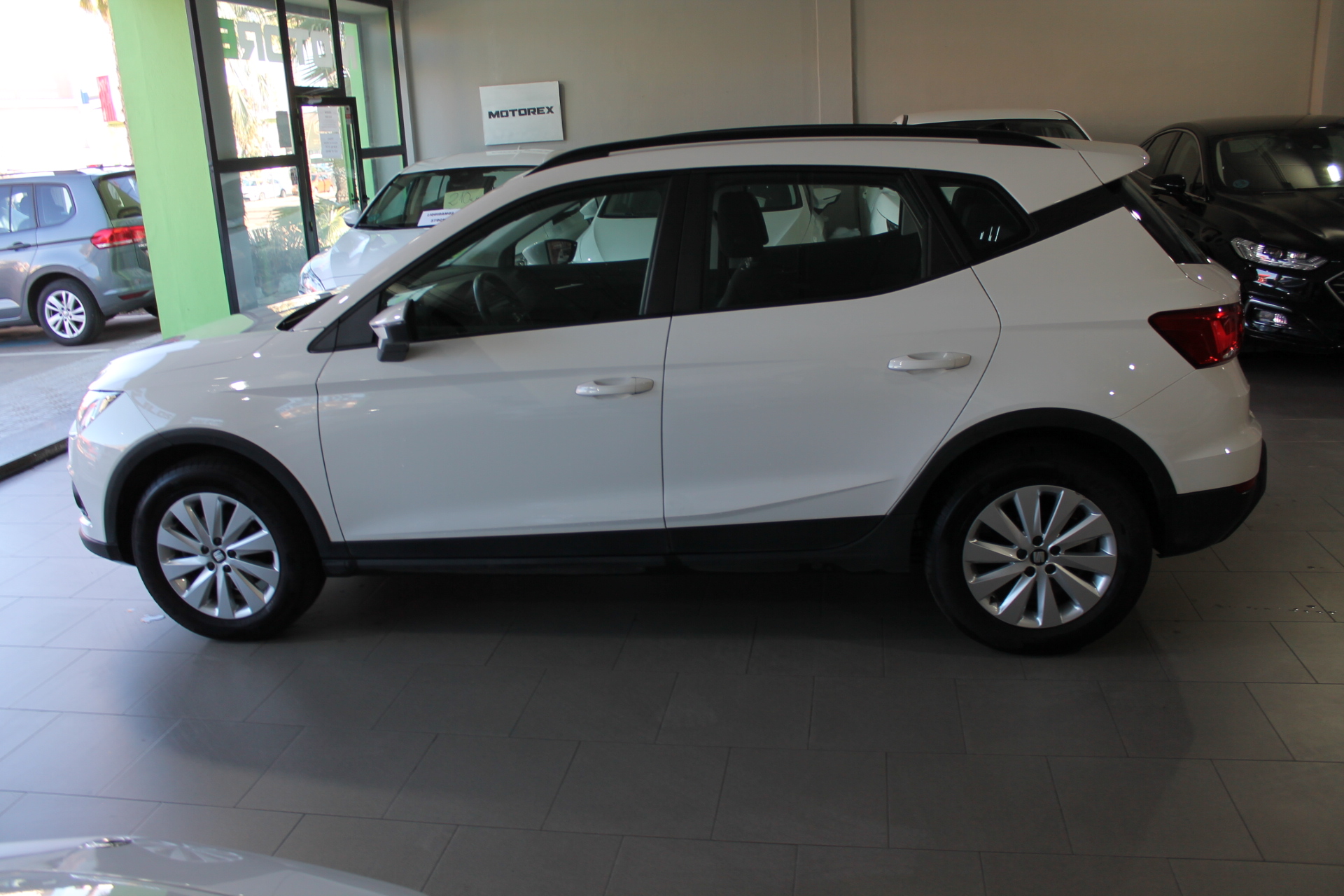 Seat Arona 1.0 TSI 110cv GASOLINA Style 5p. 2021 - Imagen 3