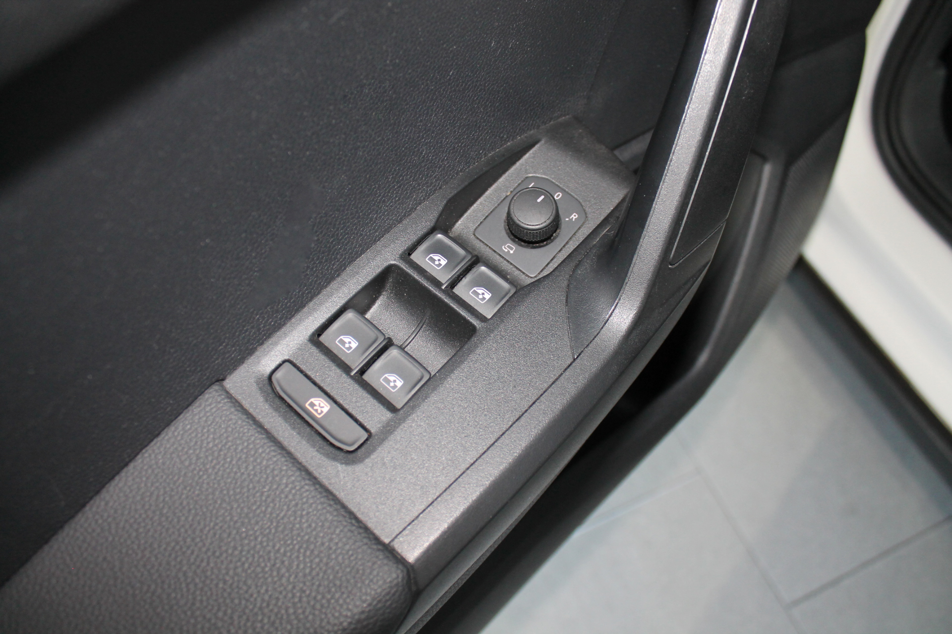 Seat Arona 1.0 TSI 110cv GASOLINA Style 5p. 2021 - Imagen 15