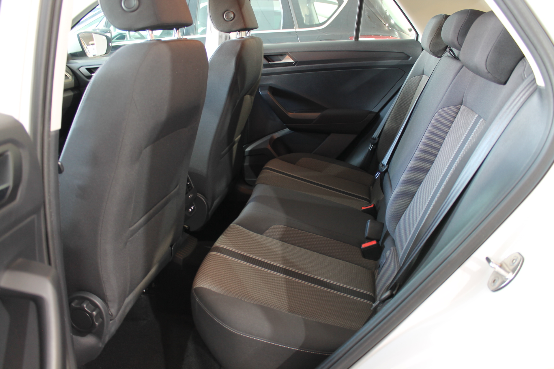 Volkswagen T-Roc 2.0 TDI 115cv Connect 5p. 2021 - Imagen 11