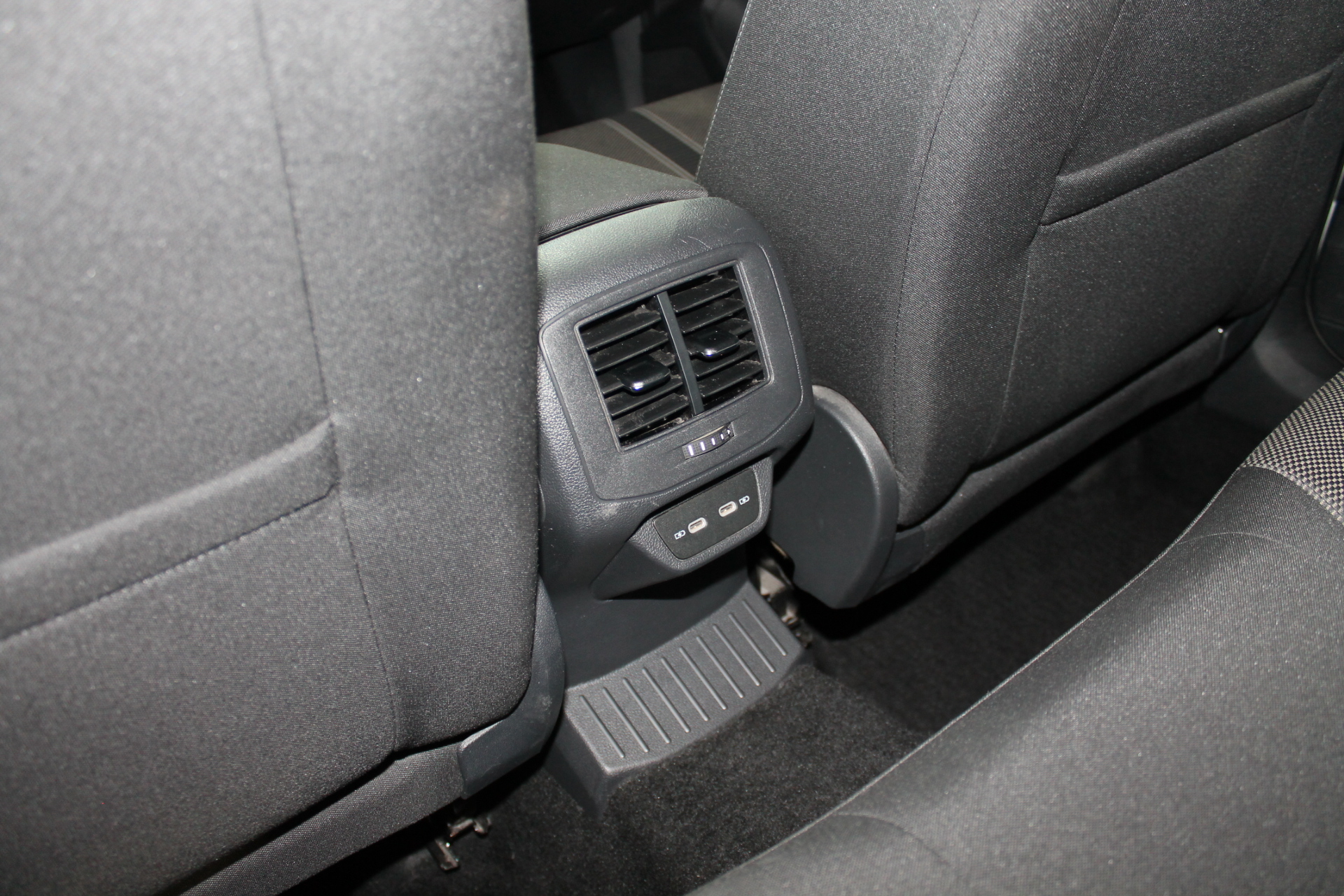 Volkswagen T-Roc 2.0 TDI 115cv Connect 5p. 2021 - Imagen 15
