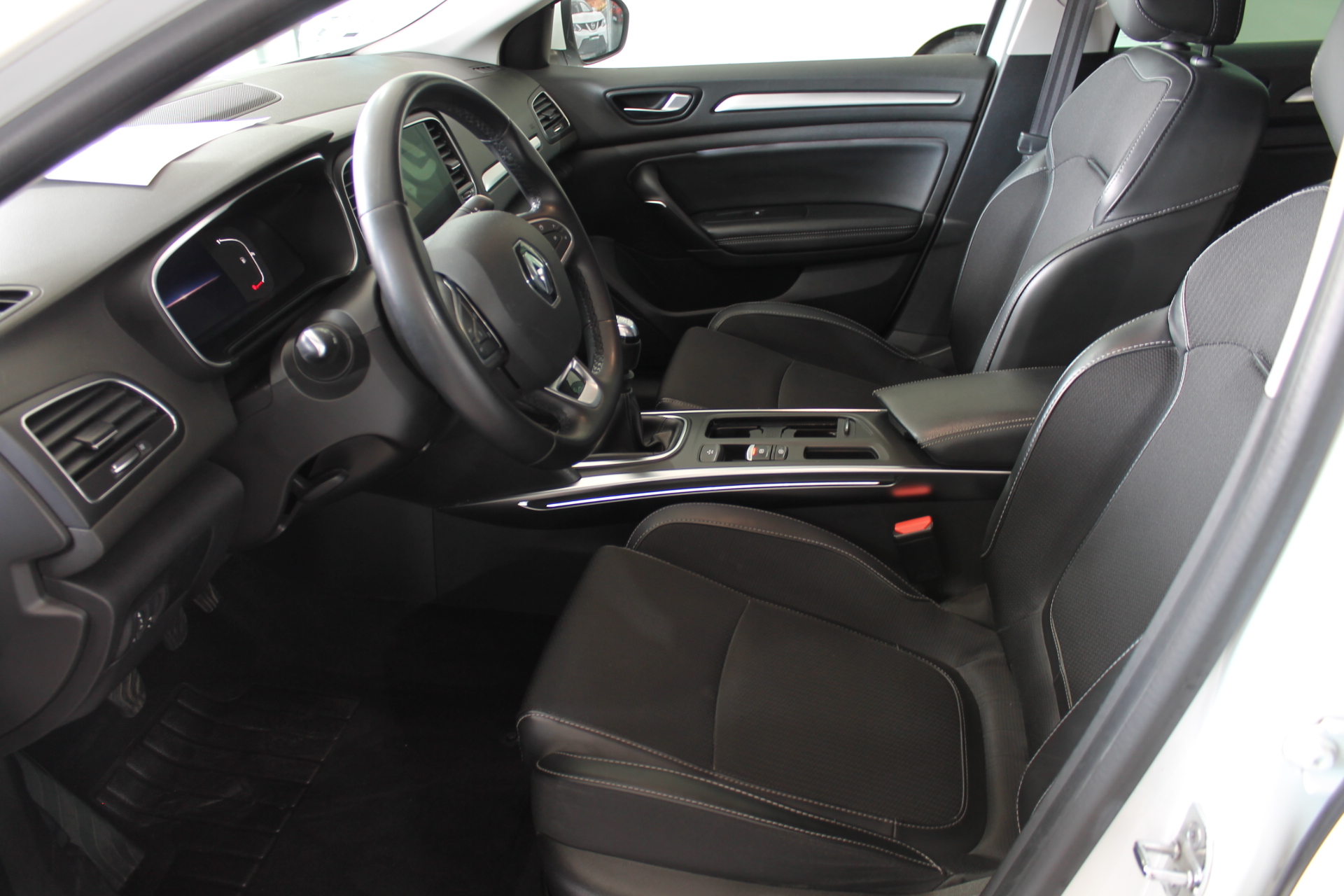 Renault Megane 1.5 DCI 115cv Zen Blue 5p. 2022 - Imagen 12
