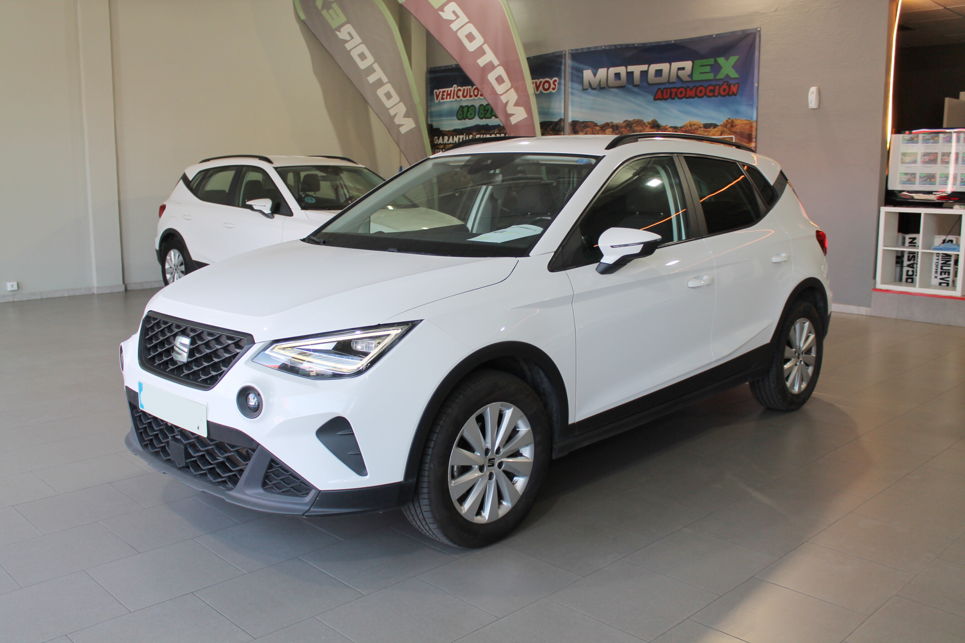 Seat Arona 1.0 TSI 110cv Style Plus 5p. 2022 - Imagen 2